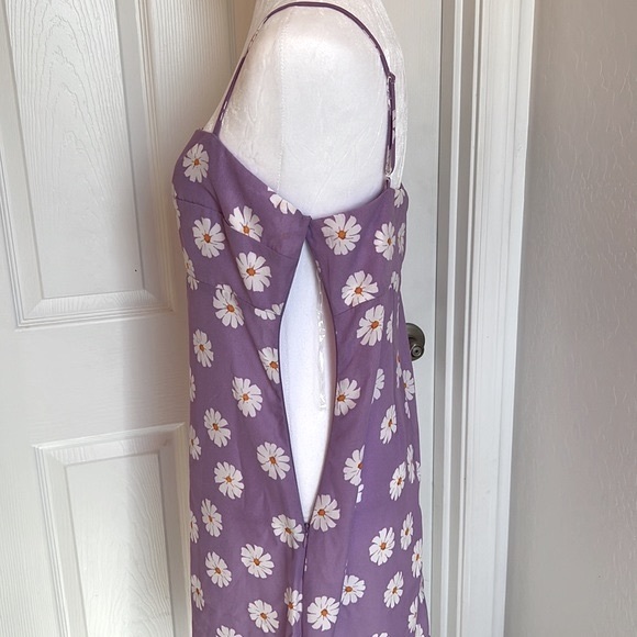 Evolutionary Spaghetti Strap Square Neck Daisy Print Mini Slip Dress - Picture 5 of 8